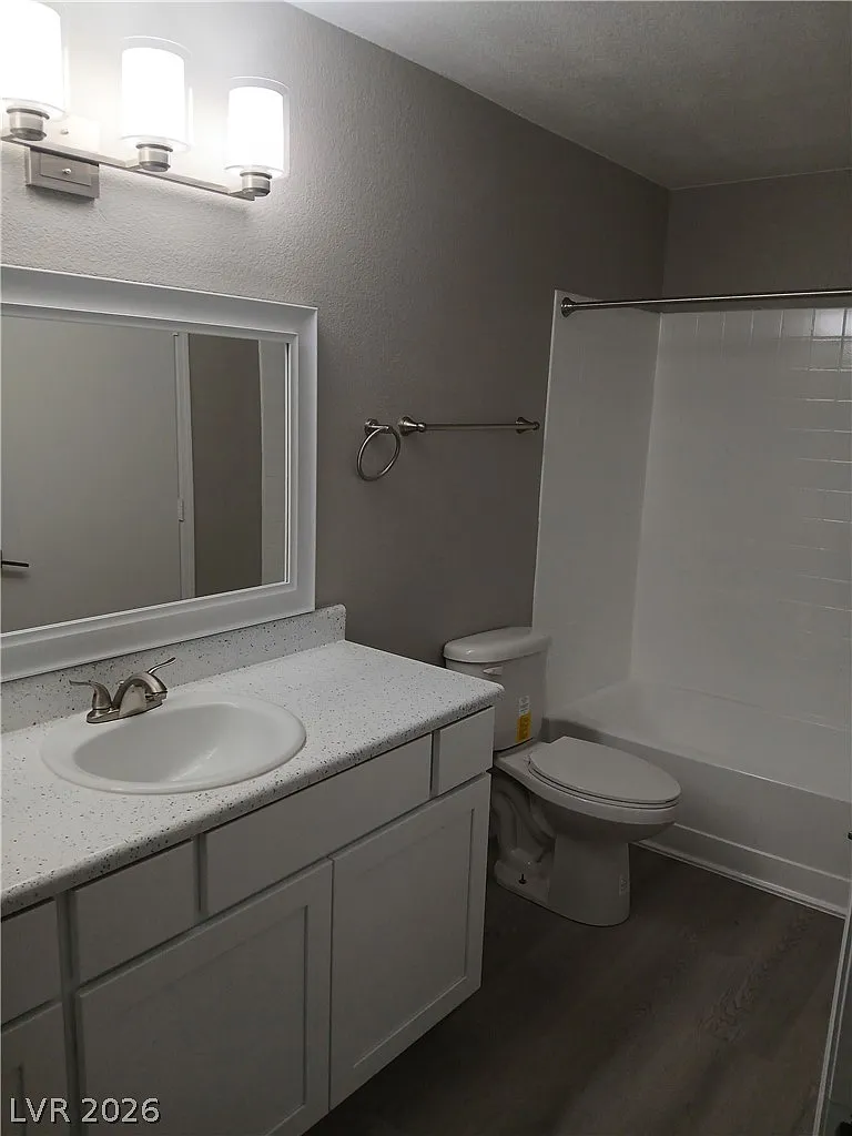 2 bed, 2.0 bath, 1049 sqft, $1,550 — Photo 4