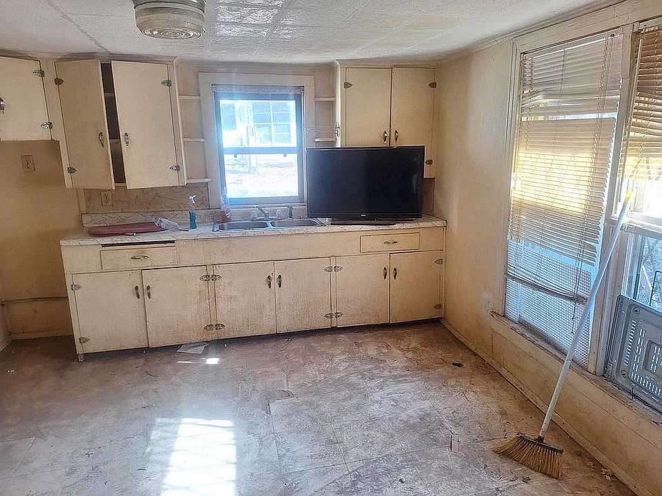 1st image of 2504 N Franklin St