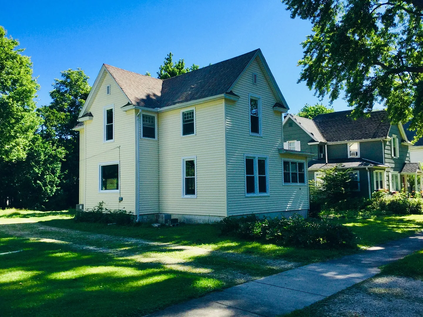 714 W Hill St photo 1