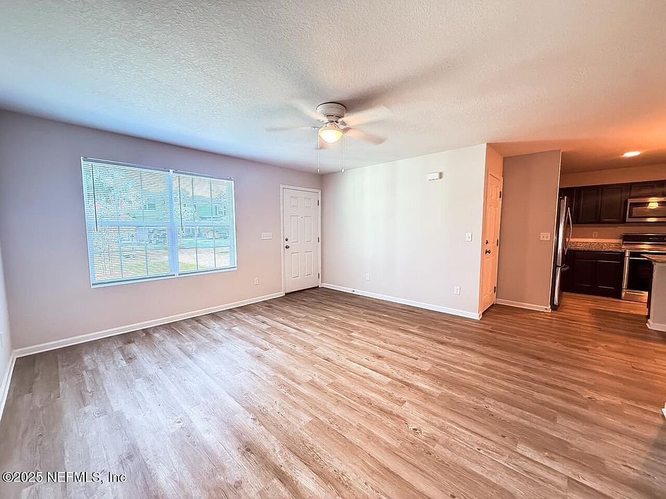 【R&B】room service 8331 BERRY Avenue, Jacksonville, FL 32211 | Zillow