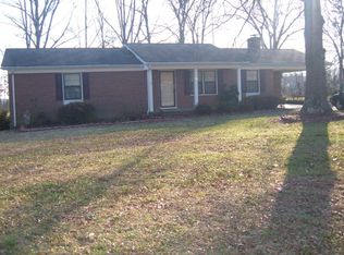 172 Cedarwood Dr, Eden, NC 27288