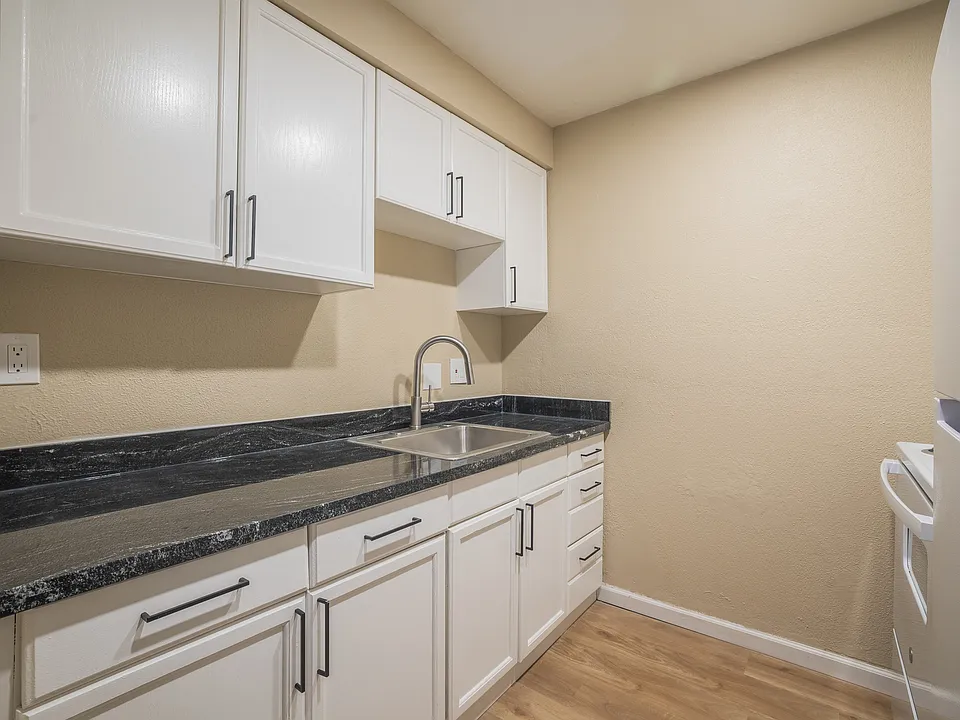 Oakridge Apartments