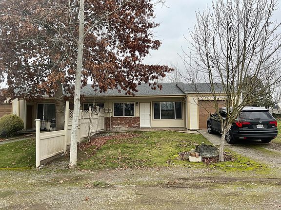 2nd image of 2714 Hemlock Dr