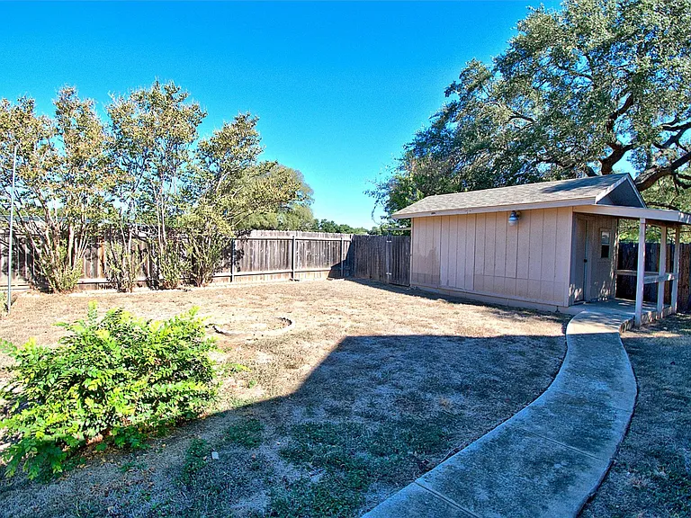 1105 Forest Oaks Path — Photo 27