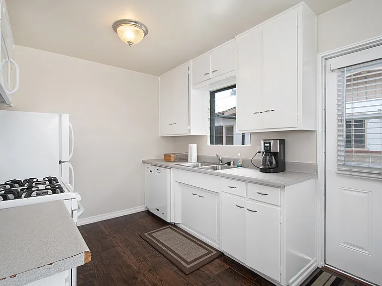 1057 Grand Ave #1057 — Photo 7