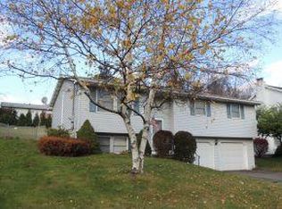 632 Leon Dr, Endicott, NY 13760
