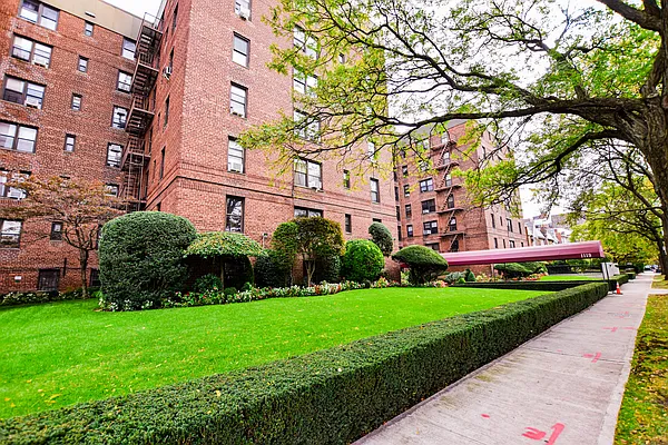 Sold by Remax Edge | media 3