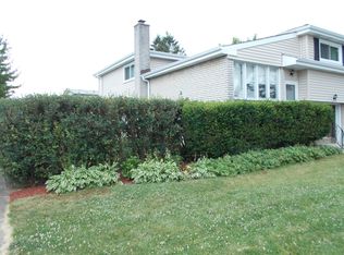 1417 E Lillian Ave, Arlington Heights, IL 60004