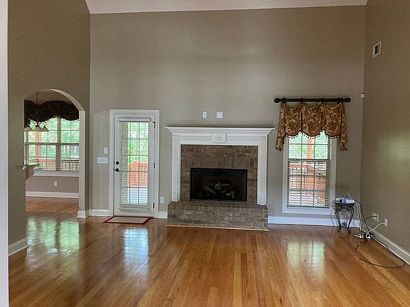 Living room - 15 x 17