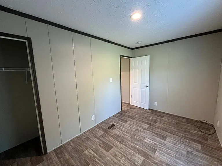 515 Tom Mann Rd — Photo 92