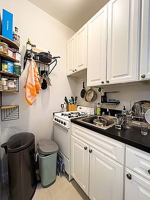2nd image of 128 Thompson St #26A