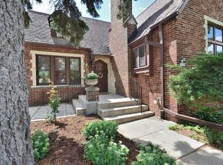 5109 W Washington Blvd, Milwaukee, WI 53208