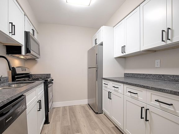 3rd image of 10 Forest Dr #37A
