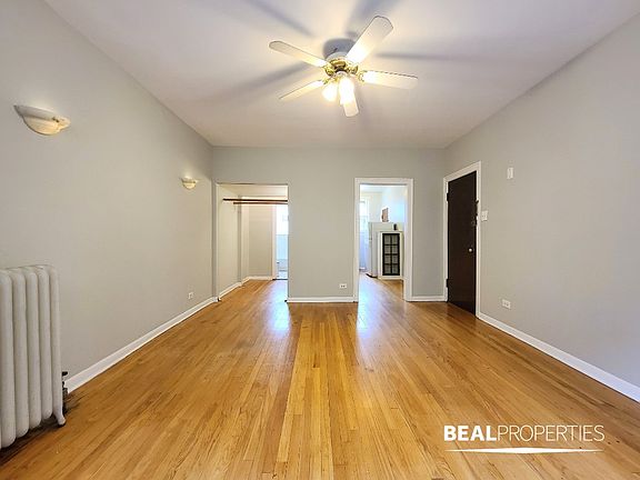 3rd image of 4233 N Paulina St #E3