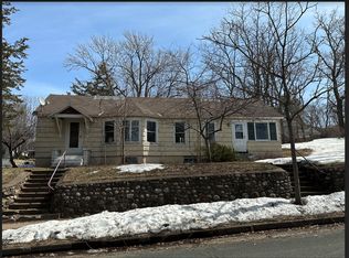 916 10th St, Hudson, WI 54016