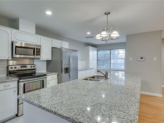 4th image of 2735 Hollandale Ln