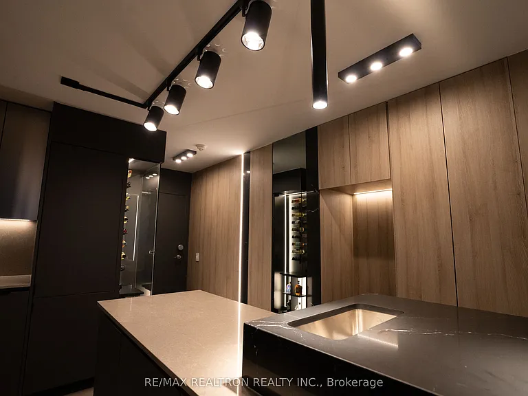 373 Front St W #2307 — Photo 7