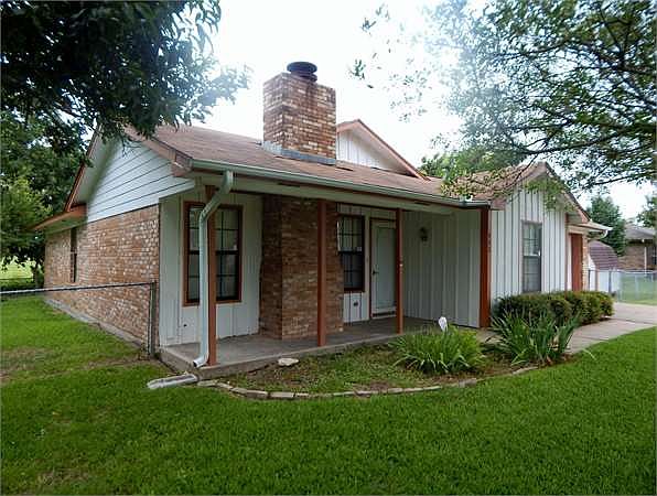 1st image of 411 Shelly Dr