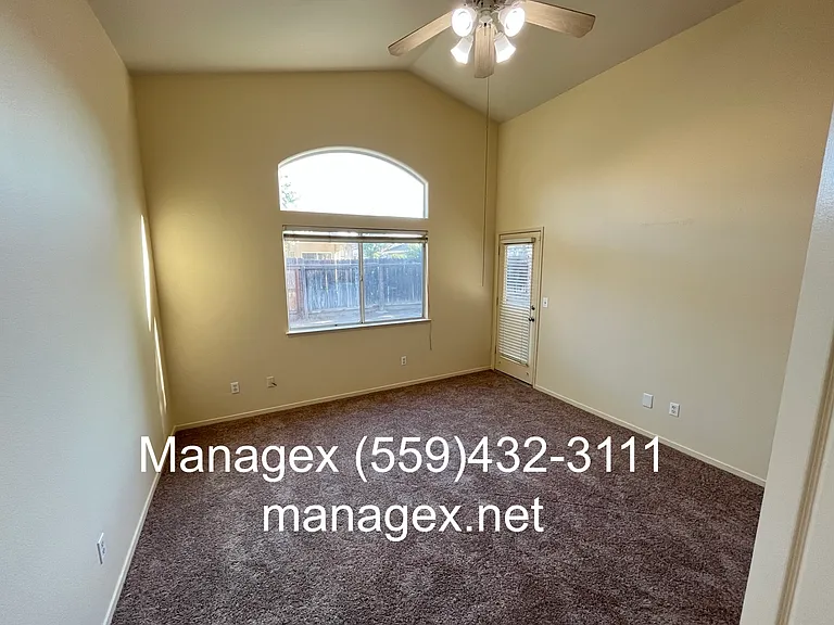 5584 W Chennault Ave — Photo 15