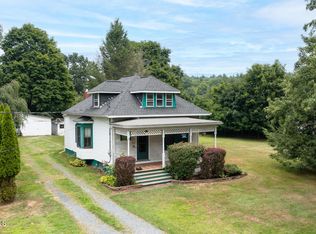 85 Elliot Rd, East Greenbush, NY 12061