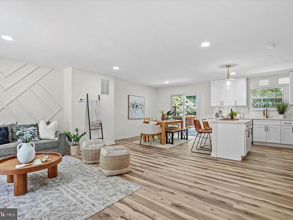 1st image of 46 Abbey Bridge Ct