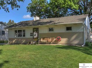 4006 Spring Cir, Omaha, NE 68105