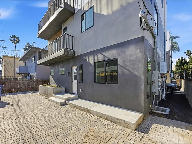 10156 Regent — Photo 11