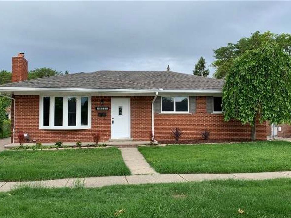 2nd image of 29253 Eiffel Ave