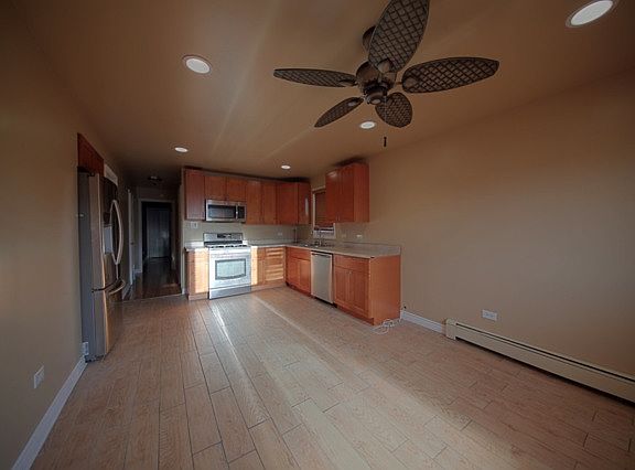 3rd image of 336 Crandon Ave
