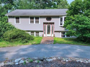 4 Amherst St, North Billerica, MA 01862