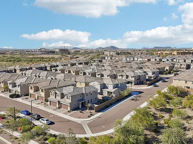 BB Living Desert Ridge — Photo 30
