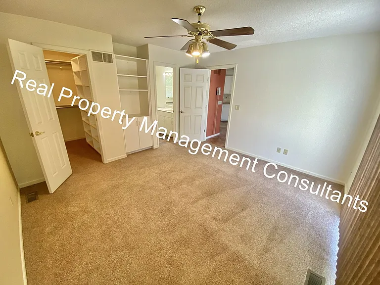2428 Little Blue Ct — Photo 15