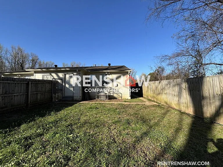 2998 Elbert Cv — Photo 16