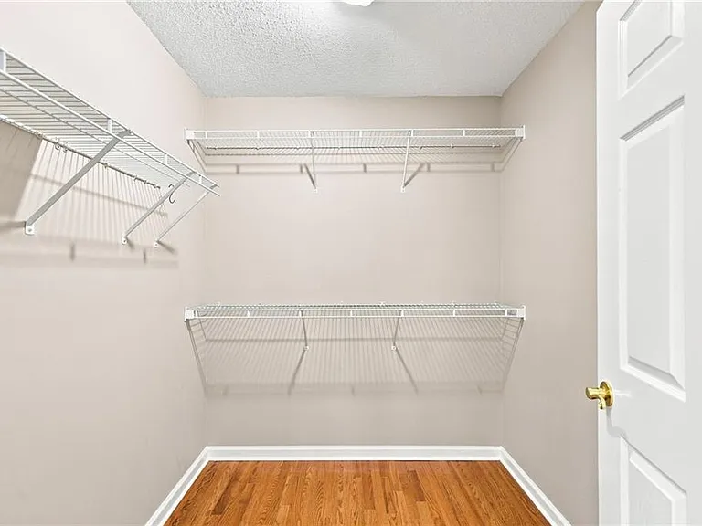 3204 Village Ln — Photo 29