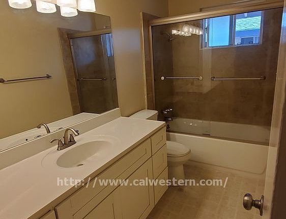 4th image of 878 Castlewood Dr #0
