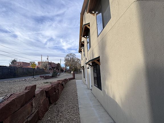 5th image of 232 Valverde St