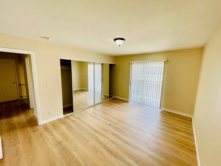 2104 Raymond Ave — Photo 14