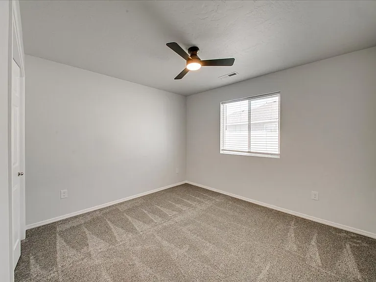 16859 Courtney Way — Photo 7