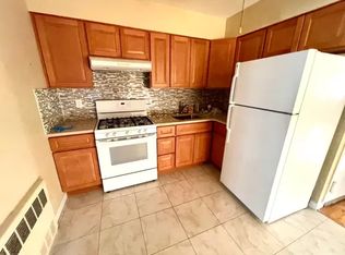 24-17 43rd St #3G, Astoria, NY 11103
