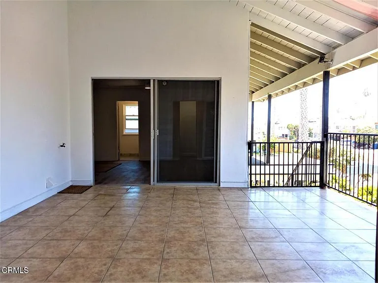 2422 Seahorse Ave — Photo 24