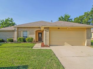 821 Clement Dr, Cedar Hill, TX 75104