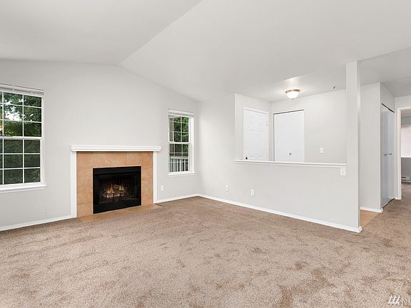 2nd image of 19230 Lake Forest Park Dr NE APT B208