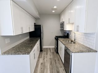 508 N Cass Ave APT 203, Westmont, IL 60559