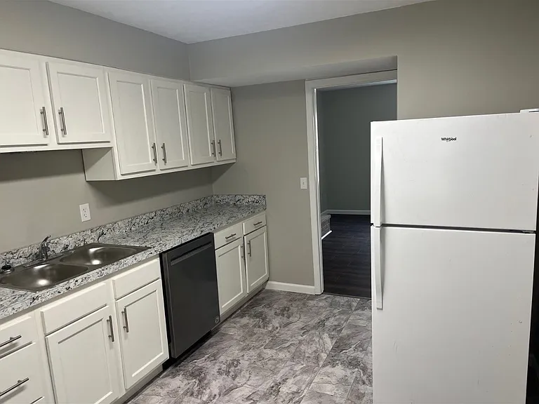 5135 Smith Creek Rd #B — Photo 9