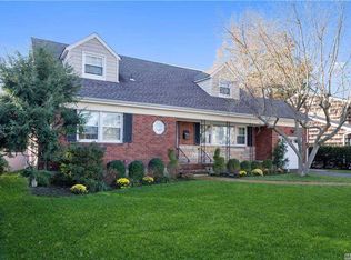 50 Prescott St, Garden City, NY 11530