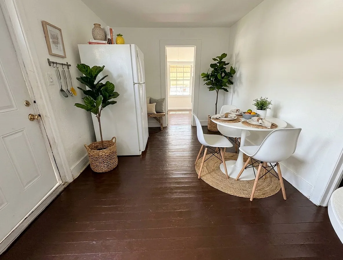 2 bed, 1.0 bath, 942 sqft, $1,800 — Photo 1