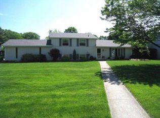 15527 Pinewood Dr, Strongsville, OH