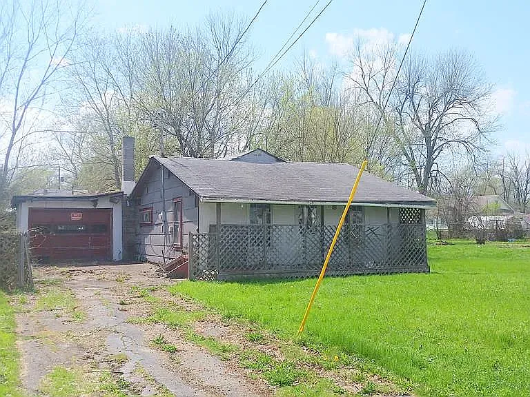 1172 Woodbine Ave