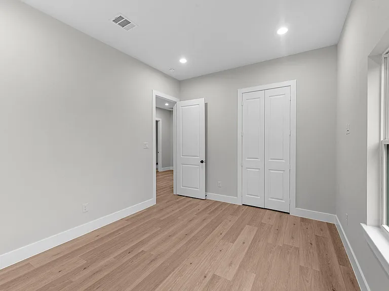 2347 Knoblock — Photo 22