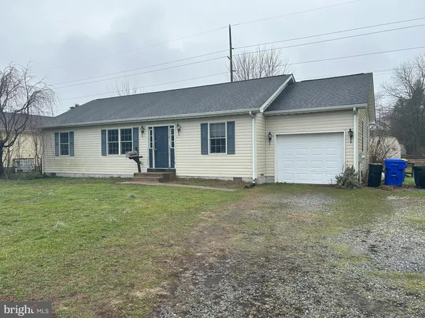 207 Harrington Ave, Harrington, DE 19952